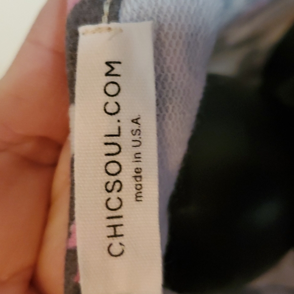 Chicsoul.com Woman's Top  EUC - Picture 2 of 6